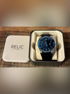 Relic by Fossil Men’s Black Silicone Strap Watch ZR11867 Oversized Dial